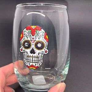 WHITE & RED SUGAR SKULL WITH SWAROVSKI CRYSTAL ACCENTS STEMLESS WINE GLASS NIB